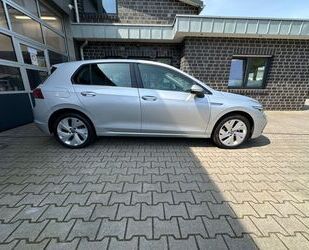 VW Volkswagen Golf VIII Lim. Style eTSI LED/DSG/Kamer Gebrauchtwagen