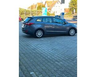 Hyundai Hyundai i30 blue 1.6 CRDi 81kW Classic Classic Gebrauchtwagen