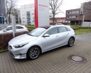 Kia Kia Ceed 1.5 T-GDI DCT7 OPF Spirit Navigation LED Gebrauchtwagen