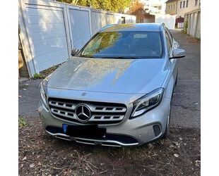 Mercedes-Benz Mercedes-Benz GLA 200 - Navi/Shz/PDC/Kamera/Leder/ Gebrauchtwagen