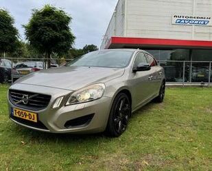 Volvo Volvo S60 T4 180PK automatik KINETIC/XENON/HLEER/1 Gebrauchtwagen