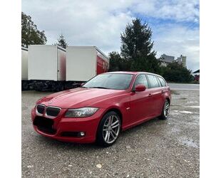 BMW BMW 330i Touring *Automatik*Bi Xenon*Komfortzugang Gebrauchtwagen