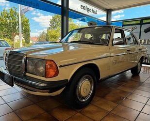 Mercedes-Benz Mercedes-Benz 240D W123* SCHIEBEDACH/ TÜV+AU & INS Gebrauchtwagen