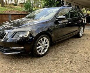 Skoda Skoda Octavia 1.6 TDI DSG Ambition Combi Navi Ahk Gebrauchtwagen