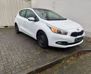 Kia Kia ceed / Ceed 1.4 CVVT Dream-Team Dream-Team Gebrauchtwagen