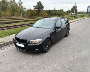 BMW BMW 320i Touring - Großes Navi, Panoramadach Gebrauchtwagen