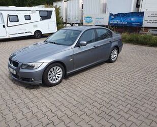 BMW BMW 320i -AUT-Facelift-Hifi Soundsystem - Lichtpak Gebrauchtwagen