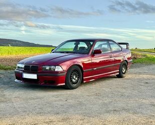 BMW BMW 318is Coupe Calypsorot Gebrauchtwagen