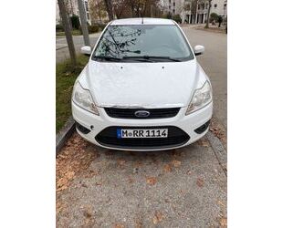 Ford Ford Focus 1.6 Ambiente Ambiente Gebrauchtwagen