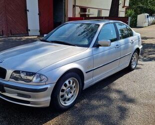 BMW BMW 320i - Gebrauchtwagen