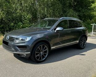 VW Volkswagen VW Touareg R-Line Terrian Tech, 22Zoll Gebrauchtwagen