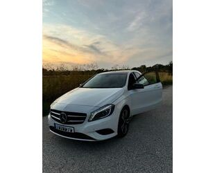 Mercedes-Benz Mercedes-Benz A 180 *BIXENON*KLIMA*SITZHEIZUNG*SPO Gebrauchtwagen