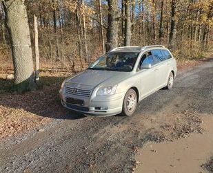 Toyota Toyota Avensis Combi 1.8-l-VVT-i - Gebrauchtwagen