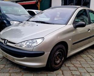 Peugeot Peugeot 206 1.4 Premium 75 1 Hand TÜV/AU Neu !!! Gebrauchtwagen