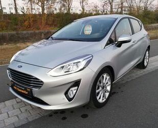 Ford Ford Fiesta Titanium KLIMA RFKNAVI PDC GARANTIE Gebrauchtwagen