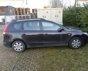 Hyundai Hyundai i30 CW 1.6 CRDi 66 kW Classic Classic Gebrauchtwagen