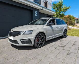 Skoda Skoda Octavia 2.0 TSI DSG RS Combi RS 245 Gebrauchtwagen