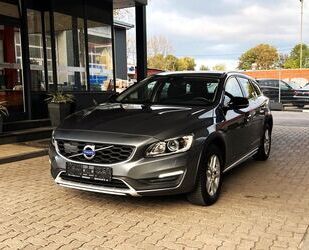 Volvo Volvo V60 Cross Country D3/2,0 Ltr/Navi/Xenon/Gara Gebrauchtwagen