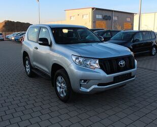 Toyota Toyota Land Cruiser 2,8TD AUTOMATIK/AHK/1.HAND/4X4 Gebrauchtwagen