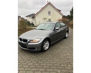 BMW BMW 318i Navi/Xenon/Klima/Autom. Gebrauchtwagen