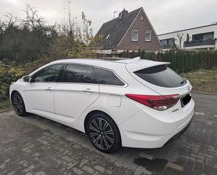 Hyundai Hyundai i40 2.0 GDI Premium Automatik Premium Gebrauchtwagen