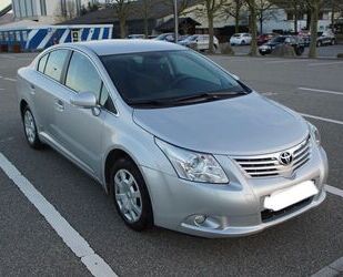 Toyota Toyota Avensis Limousine 1.8 Multidrive S Sol silb Gebrauchtwagen