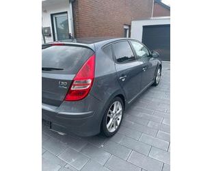 Hyundai Hyundai i30 1.6 CRDi Blue drive Sport Gebrauchtwagen