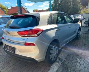 Hyundai Hyundai i30 1.6 CRDi 70kW 6 GANG EURO 6 TÜV 05 / Gebrauchtwagen