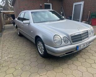 Mercedes-Benz Mercedes-Benz E 230 CLASSIC Classic Gebrauchtwagen