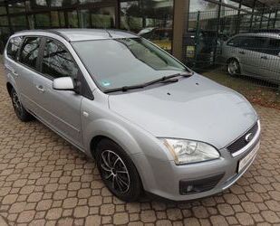 Ford Ford Focus Turnier 1.6 Ghia Gebrauchtwagen