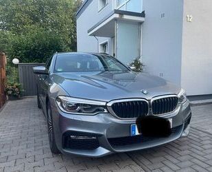 BMW BMW 530d xDrive Touring A - Head Up - AHK-Softclos Gebrauchtwagen