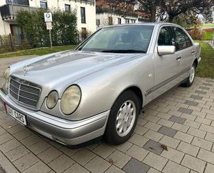 Mercedes-Benz Mercedes-Benz E 240 Elegance*Klimaaut.*Schmucschtü Gebrauchtwagen