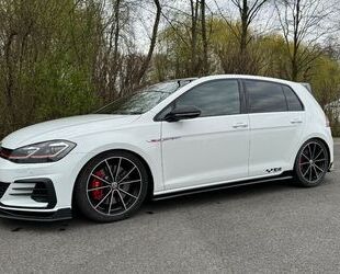 VW Volkswagen Golf GTI TCR 2.0 TSI // Akrapovic // T Gebrauchtwagen