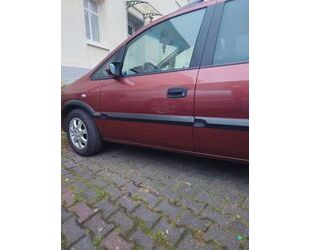 Opel Opel Zafira 1.8 16V Comfort Comfort Gebrauchtwagen