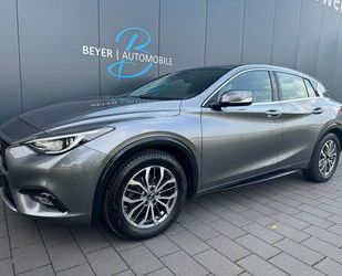 INFINITI Infiniti Q30 1.5d Premium *LED*Navi*PDC*SHZ*Tempom Gebrauchtwagen