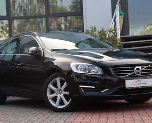 Volvo Volvo V60 D2 Summum Schiebedach Leder Navi Gebrauchtwagen