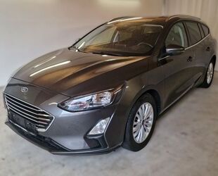 Ford Ford Focus Turnier Titanium Navi PDC Kamera DAB Gebrauchtwagen