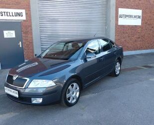 Skoda Skoda Octavia 1.6 FSI Elegance Auto.*Leder*PDC*1.H Gebrauchtwagen