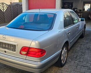 Mercedes-Benz Mercedes-Benz E 240 CLASSIC Classic Gebrauchtwagen