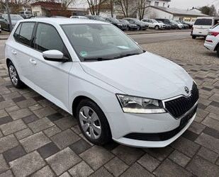 Skoda Skoda Fabia 1.0l TSI 70kW AMBITION SitzHzg PDC Nav Gebrauchtwagen