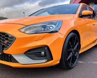 Ford Ford Focus ST Performance Paket ***VOLLAUSSTATTUNG Gebrauchtwagen