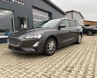 Ford Ford Focus Turnier 1.5tdci AUTO.LED/SH/SP-SITZE/1 Gebrauchtwagen