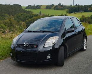 Toyota Toyota Yaris 1,8-l-Dual-VVT-i TS Gebrauchtwagen