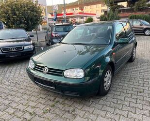 VW Volkswagen Golf 1.4 *1.HAND*KLIMA*RENTNERFAHRZEUG Gebrauchtwagen