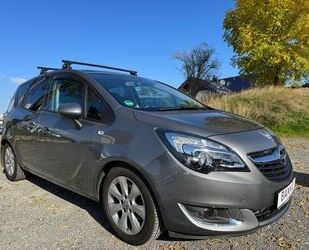 Opel Opel Meriva 1.4 T Edition NAV/TEMP/AHK/PARKP/EU6 Gebrauchtwagen