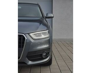 Audi Audi Q3 2.0 TDI/S tronic/Quattro/Navi/BiXenon Gebrauchtwagen