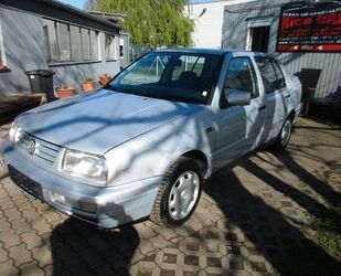 VW Volkswagen Vento GLX,1,8,Klima,EFH,5 Türig. Gebrauchtwagen