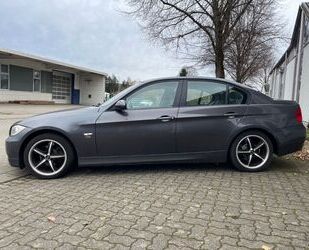 BMW BMW 320 Baureihe 3 Lim. 320i TÜV & SERVICE NEU Gebrauchtwagen