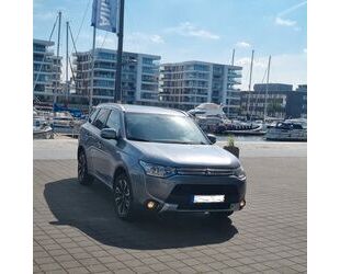 Mitsubishi Mitsubishi Outlander Benzin Plug-in Hybrid 2.0 4WD Gebrauchtwagen