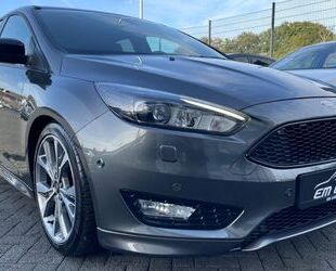 Ford Ford Focus Lim. ST-Line AUTOMATIK NAVI XENON WINTE Gebrauchtwagen